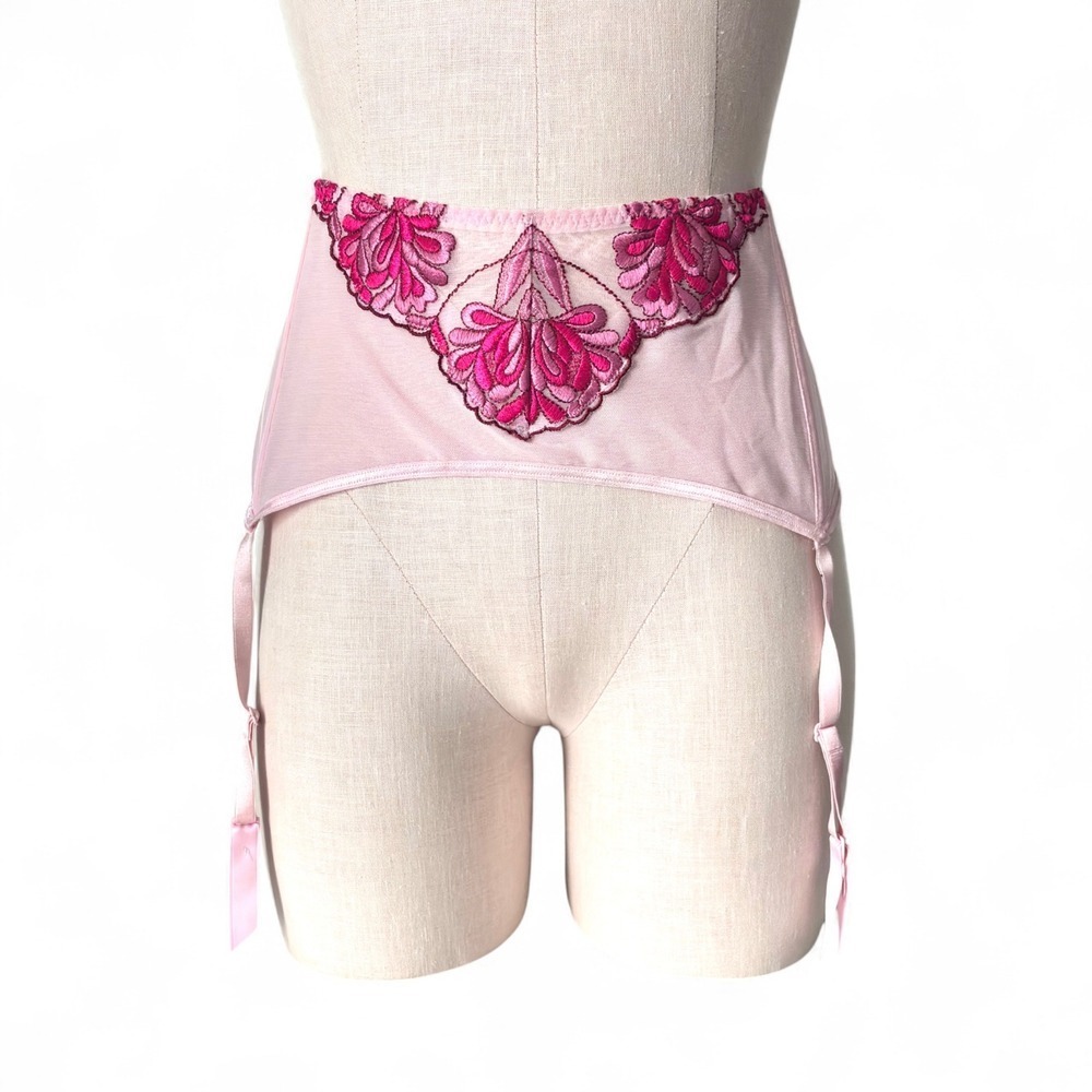 Cacique Pink Mesh Garter Belt NWT Plus Size 22/24‎ Floral Embroidered Lingerie